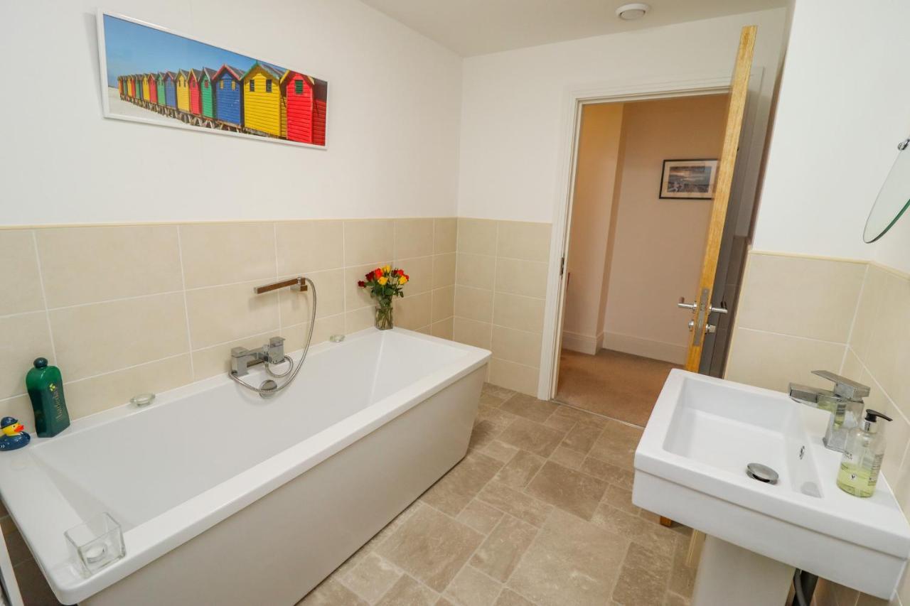 Above & Beyond Apartment Whitby Luaran gambar